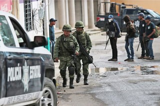 Alfonso Durazo señaló que en este momento 'no hay forma' de retirar a las fuerzas armadas de las calles. (ARCHIVO) 