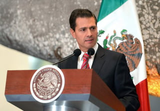 El presidente Enrique Peña Nieto viajó este jueves a Guatemala, donde participará en la XXVI Cumbre Iberoamericana, que se realizará en la ciudad de Antigua, con la participación de los jefes de Estado de 22 países. (NOTIMEX)