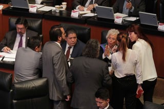 La bancada de Morena en el Senado de la República presentó una iniciativa que propone prohibir al gobierno federal la contratación de asesorías externas o privadas. (EL UNIVERSAL)