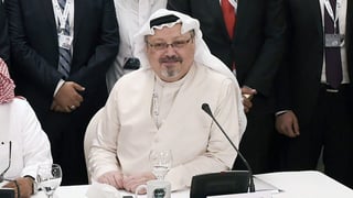 Según con la investigación de la CIA, se analizó diversos datos de inteligencia, entre los que destacan una llamada telefónica que el hermano Mohammed bin Salmán, y embajador de Arabia Saudita en EU, Khalid bin Salmán, sostuvo con el periodista. (ARCHIVO)
