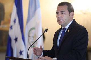 Al participar en la XXVI Cumbre Iberoamericana, Hernández no se refirió de manera directa a la pobreza y la delincuencia que argumentan las familias de la caravana hondureña como razones para abandonar Honduras. (ARCHIVO)