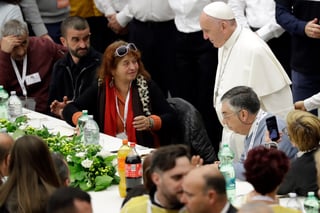 El Papa saludó a todos los que se reunieron ayer.
