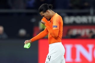 El espigado zaguero fue el encargado de anotar el empate a dos goles entre Holanda y Alemania.