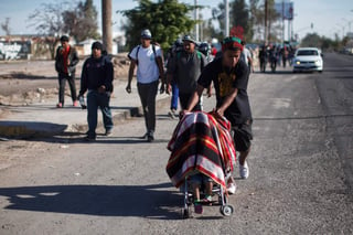 En los últimos cuatro días unos 2,000 migrantes han llegado al estado de Jalisco al tomar la ruta occidental para dirigirse a Tijuana, donde ya están unos 4,000 centroamericanos que esperan pedir asilo en Estados Unidos. (EFE)