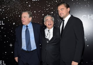 Ceremonia. Se rindió un tributo al cineasta por sus contribuciones; De Niro y DiCaprio lo acompañaron. (AP)