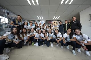 Las jugadoras del cuadro universitario fueron premiadas tras entrar a su primera liguilla de Liga MX Femenil. (Especial)