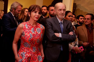 Galardón. Victoria Abril y Fernando Luján recibieron el Premio Luis Buñuel que entrega la embajada de España en México. (ARCHIVO)