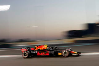 El piloto holandés de Red Bull fue casi medio segundo más rápido que su compañero de equipo Daniel Ricciardo.