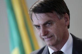 Jair Bolsonaro tuvo que pasar por dos cirugías a raíz de ese ataque. (AP)