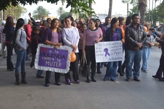 La conmemoración se realiza cada 25 de noviembre y en este 2018 coincide con el repunte de asesinatos de mujeres en Torreón y Matamoros. (ARCHIVO)