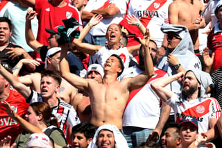 Los aficionados dentro del inmueble tuvieron que ver frustrado su deseo de ver la vuelta de la final por la Copa Libertadores.