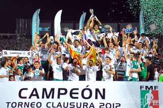 Los Guerreros lograron alzar el campeonato aquella noche de mayo de 2012 ante Rayados. (ARCHIVO)