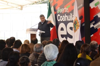 Informe. El gobernador Miguel Riquelme Solís declaró en Torreón que en su Primer Informe destacará los avances en materia de seguridad, de competitividad y la generación de empleos. (FERNANDO COMPEÁN)