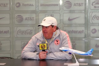 Miguel Herrera, técnico del América, durante la conferencia de prensa previa al juego de los cuartos de final ante Toluca.