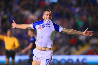 Édgar Méndez celebra tras marcar el segundo gol del juego. (Jam Media)