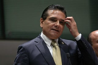 'De no hacerlo (interponer la controversia constitucional) estaría incurriendo yo en una grave omisión al pacto federal', señaló el mandatario michoacano. (ARCHIVO)