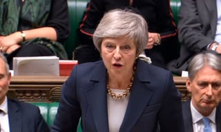 No se rinde. La primera ministra británica, Theresa May, pidió ayer el respaldo de los diputados al acuerdo del 'Brexit', apelando a su 'compromiso' con el país. (AP)