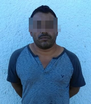 Auxilio. Agentes de la Policía Municipal de Lerdo, detienen a hombre que violaba a su hijastra. (EL SIGLO DE TORREÓN)