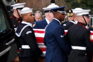 George Herbert Walker Bush, el presidente número 41 de Estados Unidos, fue recordado hoy como un caballero de la política y un modelo de trato personal digno y respetuoso por líderes mundiales y por políticos de todos los colores, quienes le rindieron un homenaje póstumo. (AP)
