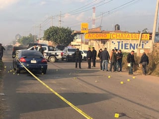 El ataque ocurrió cuando el mando policiaco circulaba en su auto particular por la carretera a El Salto rumbo a su domicilio. (Twitter: @WRadio_Gdl)
