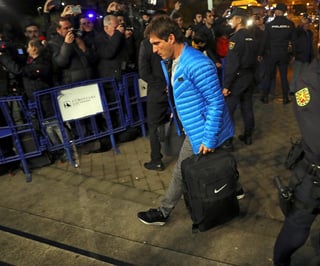 Guillermo Barros Schelotto, técnico de Boca Juniors, en su llegada al hotel donde se hospedará el equipo. (ARCHIVO)