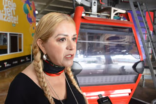 De fiesta. Verónica Soto Díaz, directora del organismo, en el Teleférico. (FERNANDO COMPEÁN)
