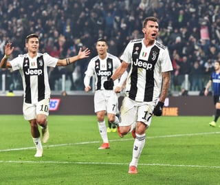 Juventus se llevó el derbi de la Serie A del futbol de Italia, al vencer 1-0 a Inter de Milán, en cotejo que puso en marcha la fecha 15.