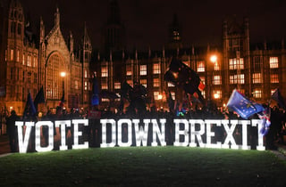 En contra. Ayer se realizaron manifestaciones en Londres en contra de la salida de Reino Unido de la UE. (EFE)