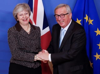 Agenda. May terminó una jornada con una reunión con el presidente de la Comisión Europea (CE), Jean-Claude Juncker. (EFE)