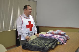Campaña. La Cruz Roja Gómez Palacio está recaudando prendas invernales para donar en zonas marginadas.