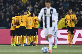 Los jugadores del Young Boys festejan tras marcar un gol ante la Juventus de Cristiano Ronaldo y compañía. (Especial)