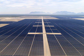 Techo solar. Se estima una generación de 10 mil empleos a nivel nacional por las energías limpias. (ARCHIVO)