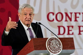 En su conferencia matutina, López Obrador dijo que no le será posible entregar el trofeo al campeón del futbol mexicano.