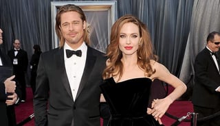 Según una fuente cercana Angelina Jolie le contó a su hijo que el actor nunca lo quiso adoptar. (AGENCIAS)  