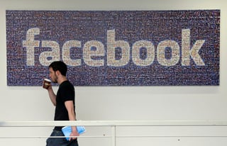 Exponen. Facebook otorgó permisos a más de 150 compañías para acceder a información sensible sobre los usuarios. (AP)