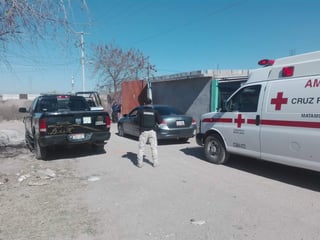 De inmediato elementos de Fuerza Coahuila, Seguridad Pública así como Cruz Roja arribaron al domicilio y confirmaron el reporte. (ESPECIAL)
