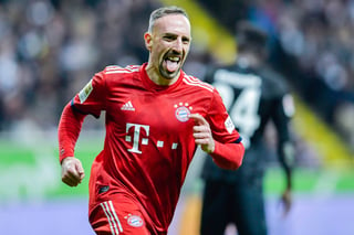 Franck Ribery anotó dos tantos en la victoria del Bayern Munich 3-0 sobre Eintracht Frankfurt.