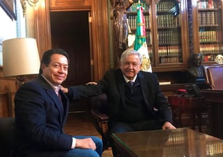 Este miércoles, el presidente de la República, Andrés Manuel López Obrador, desayunó con el coordinador de los diputados de Morena en San Lázaro, Mario Delgado. (TWITTER)