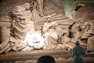 Obra. El proyecto 'Sand Nativity' fue donado al Papa por el municipio de Jesolo y los tres escultores del grupo 'Sultans of sand'.