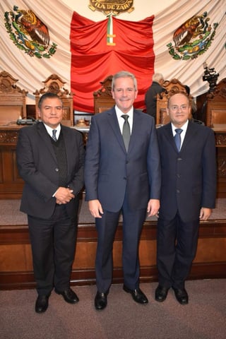 En rueda de prensa el panista y líder de la Junta de Gobierno, Marcelo Torres Cofiño, dio a conocer cuatro nuevos nombramientos. (ESPECIAL)