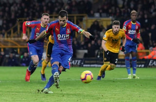 Luka Milivojevic marcó de penal el segundo tanto del Crystal Palace, en la victoria 2-0 de visita sobre Wolverhampton.