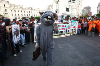 Petición. Los organizadores de la protesta señalaron que la ciudadanía debe cerrar filas ante la corrupción. (ARCHIVO)