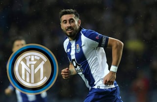 Según la 'Sportitalia', el futbolista mexicano habría llegado a un acuerdo con los 'nerazzurri', que habrían rebasado a Milan y Roma por la contratación del jugador. (Especial)