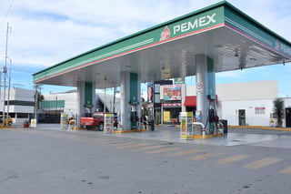 Pese a que la escasez de combustible alcanza ya a 9 estados del país, en el caso de Coahuila actualmente no hay desabasto de gasolina ni diésel.  (EL SIGLO DE TORREÓN/FERNANDO COMPEÁN) 