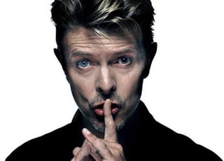 En vinilos. El 'box set' denominado 'Spying Trough a Keyhole' contiene 9 grabaciones inéditas de David Bowie. (ESPECIAL)