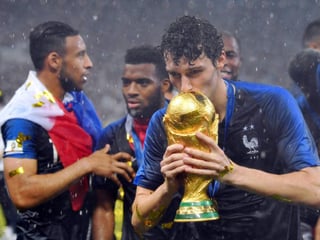 El defensor, de 22 años, jugó seis partidos con la selección francesa que conquistó la Copa del Mundo en Rusia 2018.