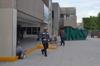 Piden a los ciudadanos acudir a la Clínica No. 71 de especialidades del IMSS en Torreón. (ARCHIVO)