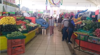 Para promover la reactivación de la economía local en Lerdo, los locatarios del mercado municipal Donato Guerra de Lerdo, también han promovido más ofertas y variedad de productos. (EL SIGLO DE TORREÓN)