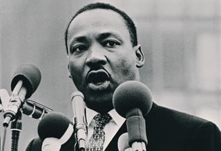 Luther King se convirtió en el líder simbólico de los negros americanos, pero también una figura mundial. (ESPECIAL)