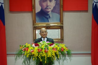 Relevo. Su Tseng-chang, asumió la jefatura del gobierno, en sustitución de Lai Ching-te, quien renunció el viernes. (EFE)